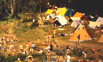 Laagri meeleolupilt. Lõkkede ala telklaagri juures