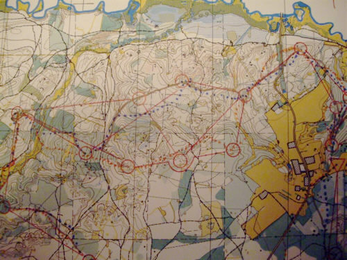1984a. II p. meesteraja fragment koos liidrite teekonnaga:punane S. Sild (Riia ASK) 1. vahetus, sinine V. Aleksejev(Leningradi "Zeniit") 2.vahetus, pruun A. Kivlinieks (Riia ASK) 3.vahetus