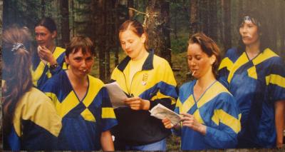 Ilveste Teade läbi. Auhinnaks saadud pulgakommid sulavad suus.